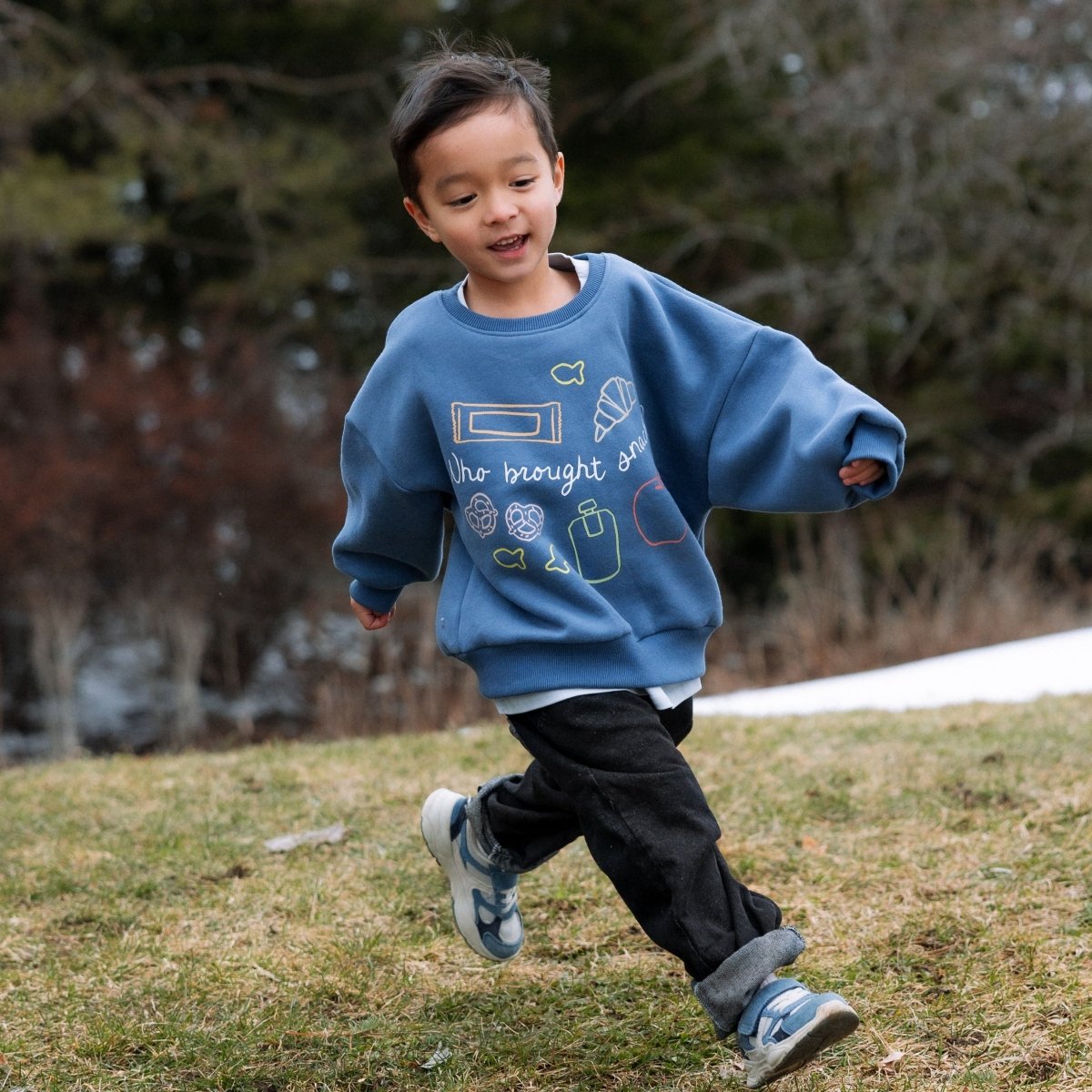 Who Brought Snacks Fleece - lined Graphic Crewneck - Roobear Kids