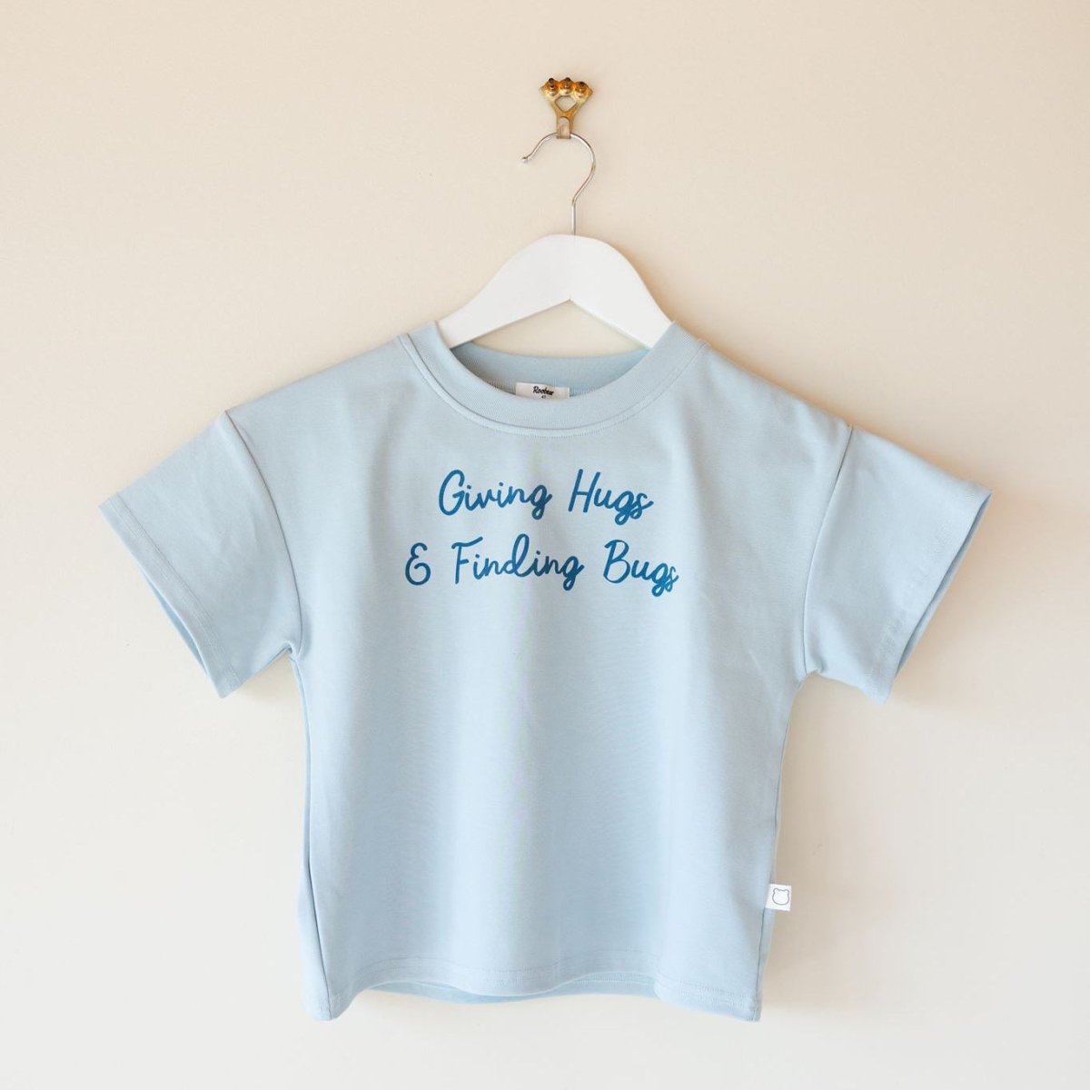 Giving Hugs Cotton Tee - Roobear Kids