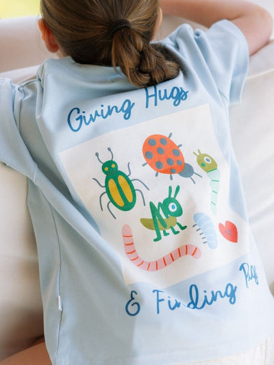 Giving Hugs Cotton Tee - Roobear Kids