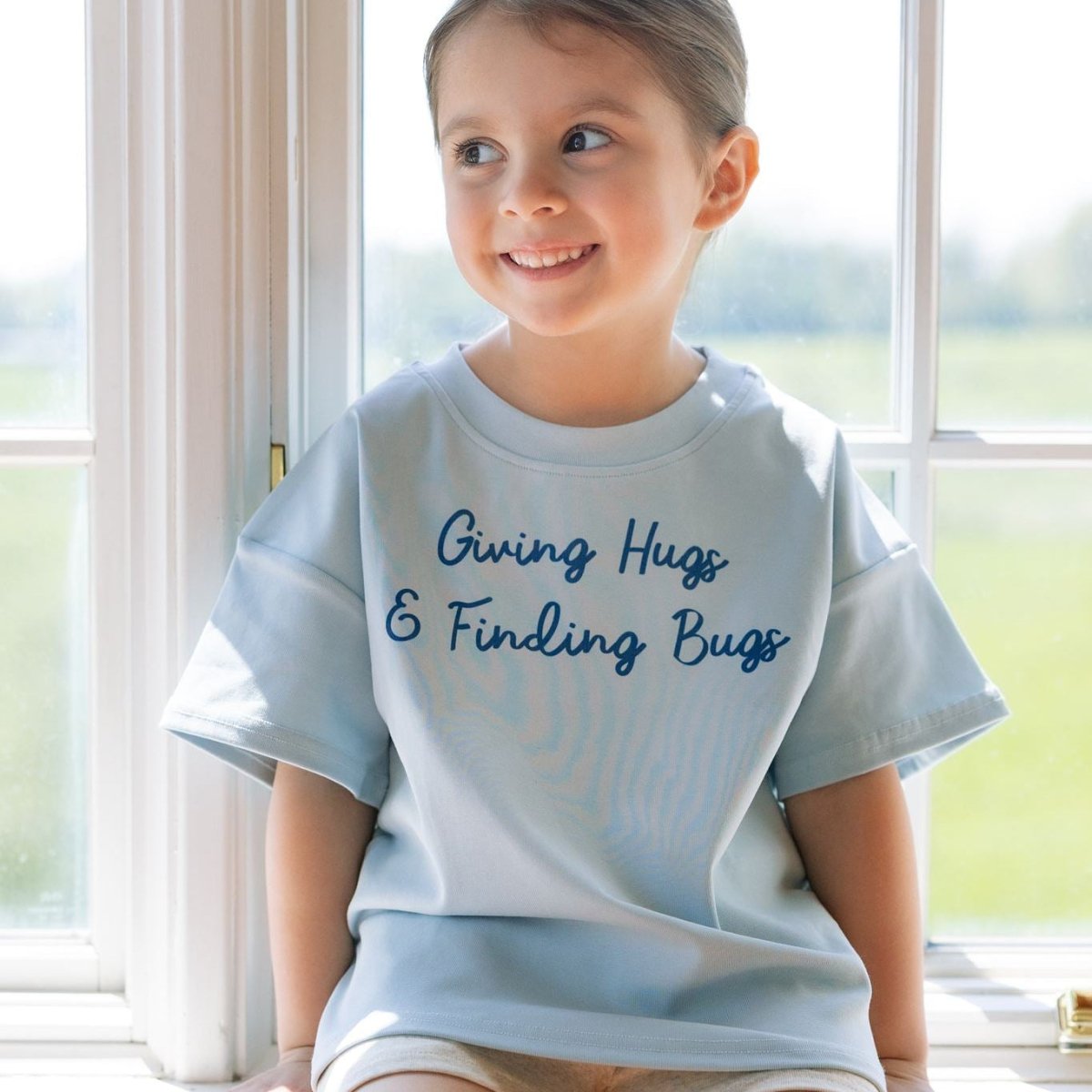 Giving Hugs Cotton Tee - Roobear Kids
