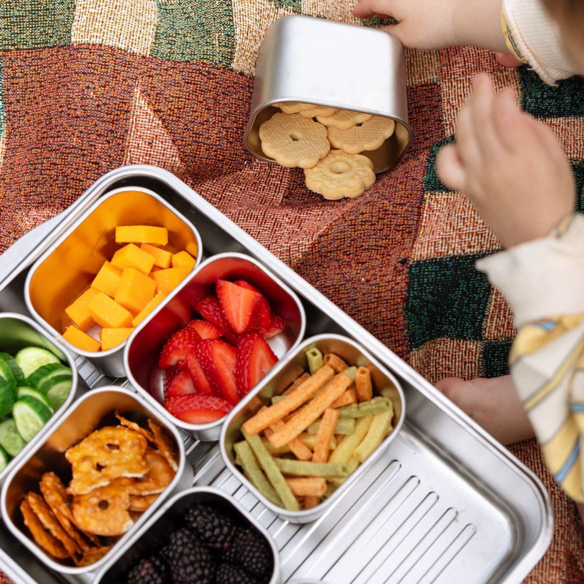 Leakproof 8-Compartment Snack Box - Roobear Kids